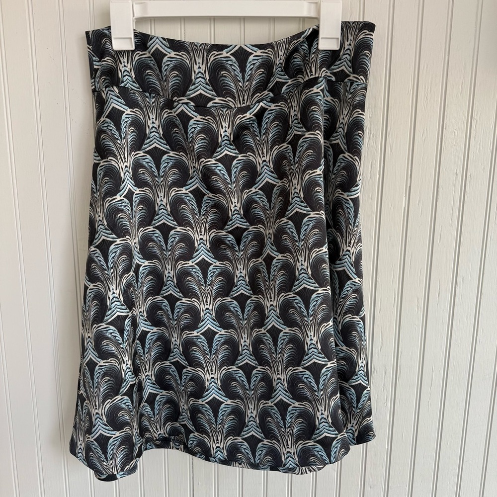 A-Line Skirt Size Large in Black and Light Blue